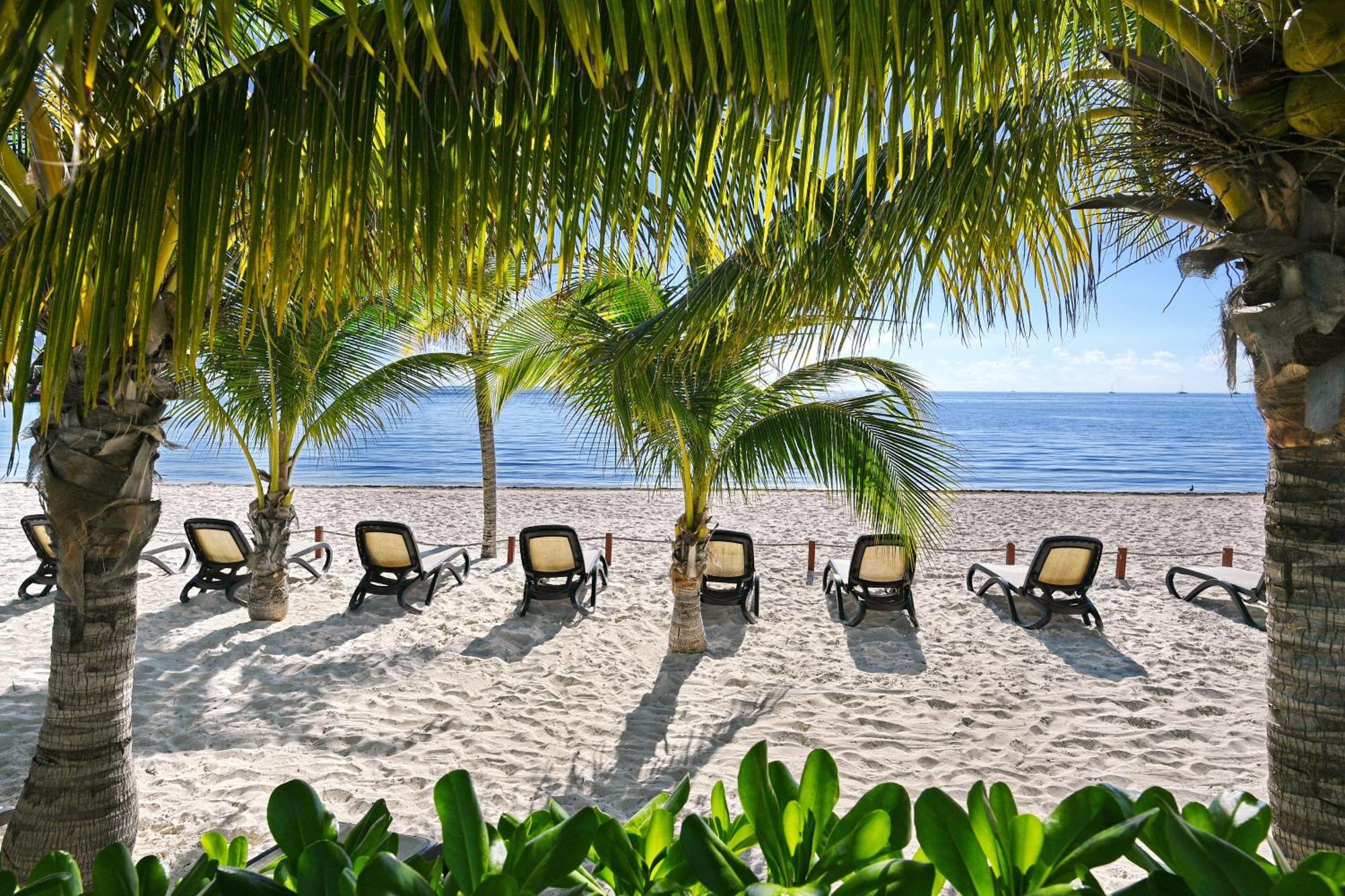 Beachfront Apartment Blue Vista Канкун Екстер'єр фото